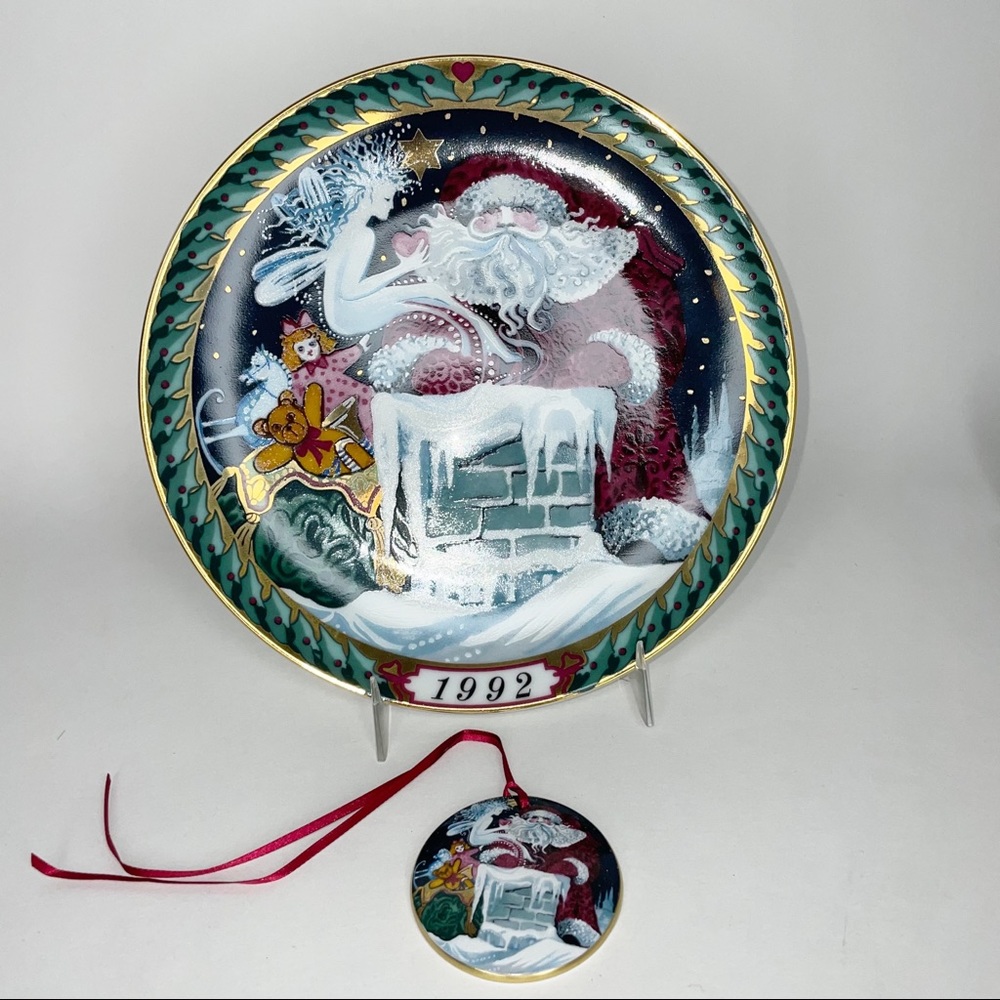 Bing & Grondahl Copenhagen Santa Claus Collection 1992  Plate and Ornament Set